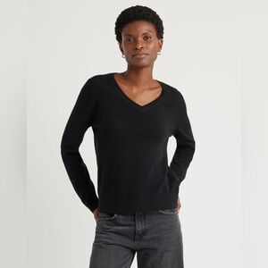Quince Mongolian Cashmere V-Neck Sweater
